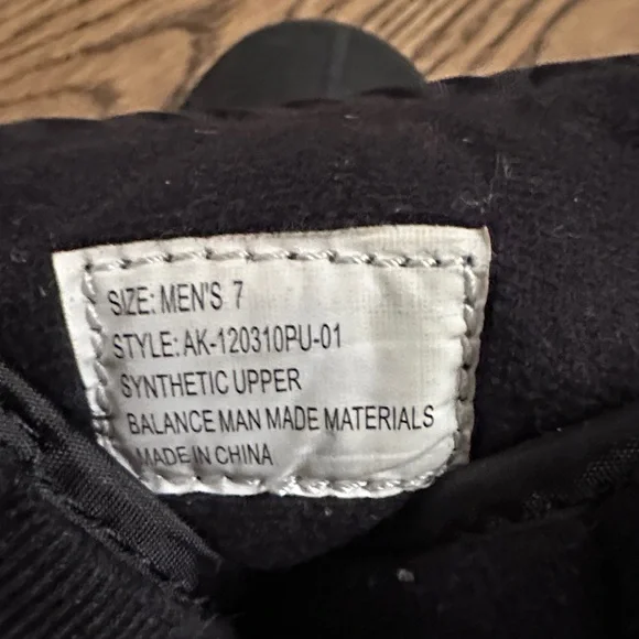 Men's Brown and Black Snow Boots - Picture 7 of 7